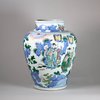 W40 Wucai baluster vase, Shunzi, (1644-1661)