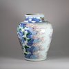 W40 Wucai baluster vase, Shunzi, (1644-1661)