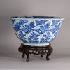 W517 Large Chinese blue and white bowl, Kangxi (1662-1722)