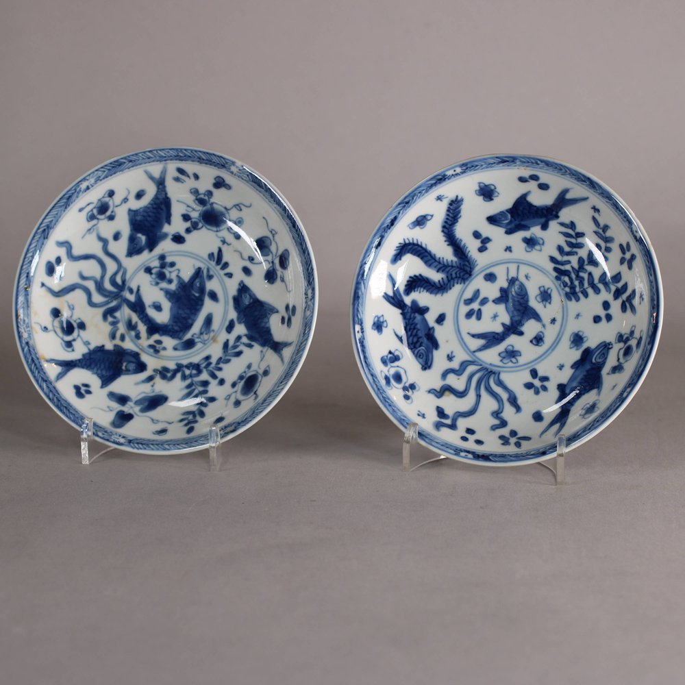 W556 Pair of Chinese blue and white saucers, Kangxi (1662-1722)