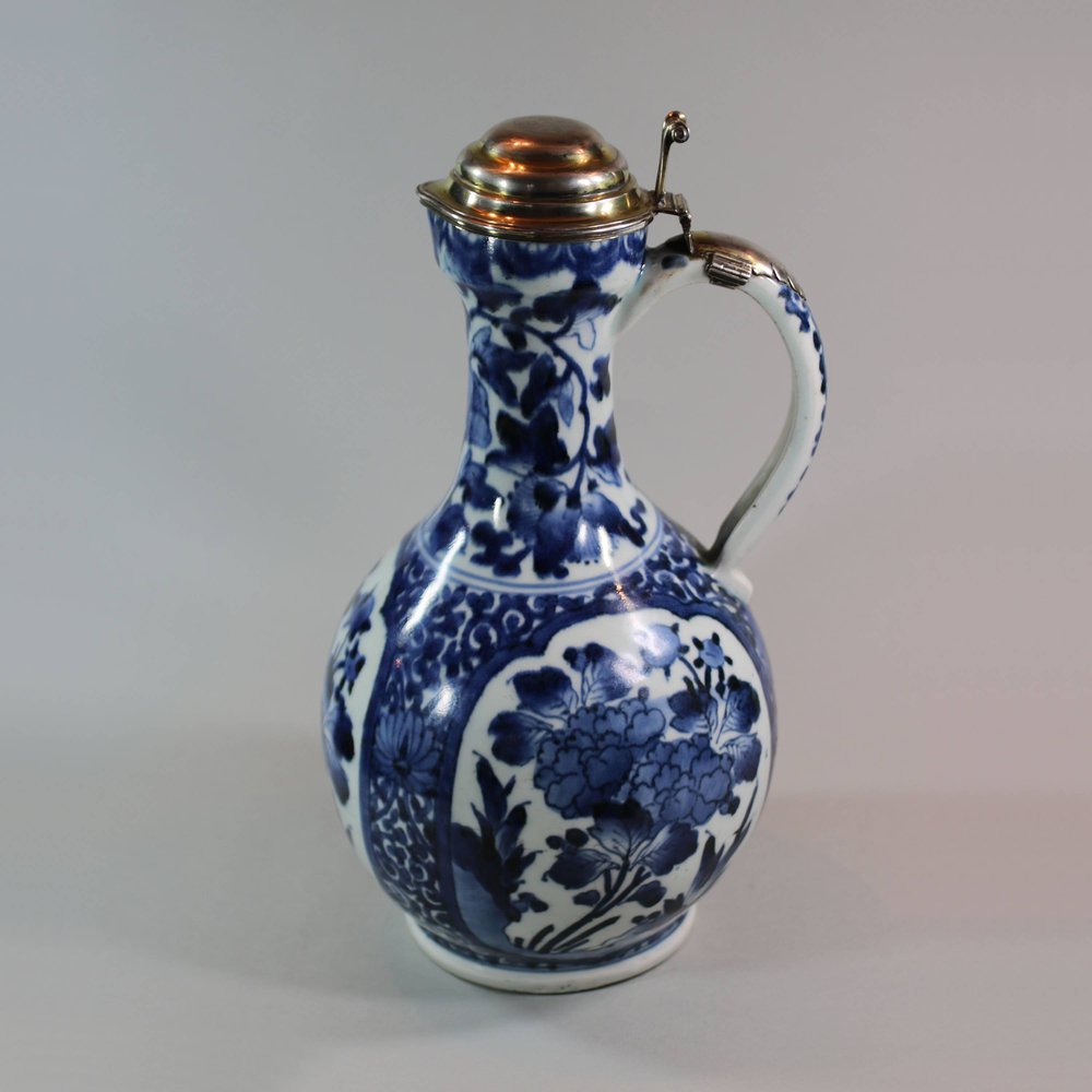 W55 Japanese blue and white Arita ewer, circa 1680