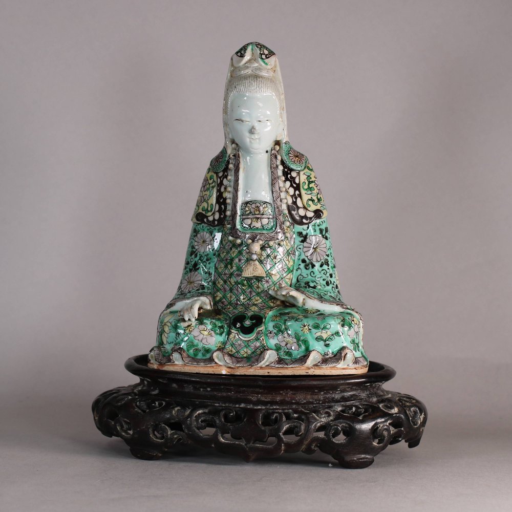 W576 Chinese famille verte figure of Guanyin, Kangxi (1662-1722)