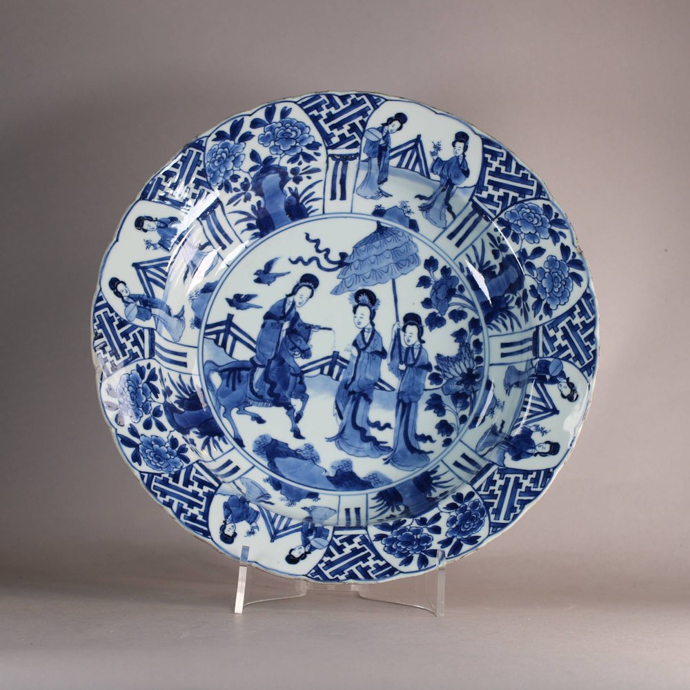 W638 Chinese blue and white dish, Kangxi (1662-1722)