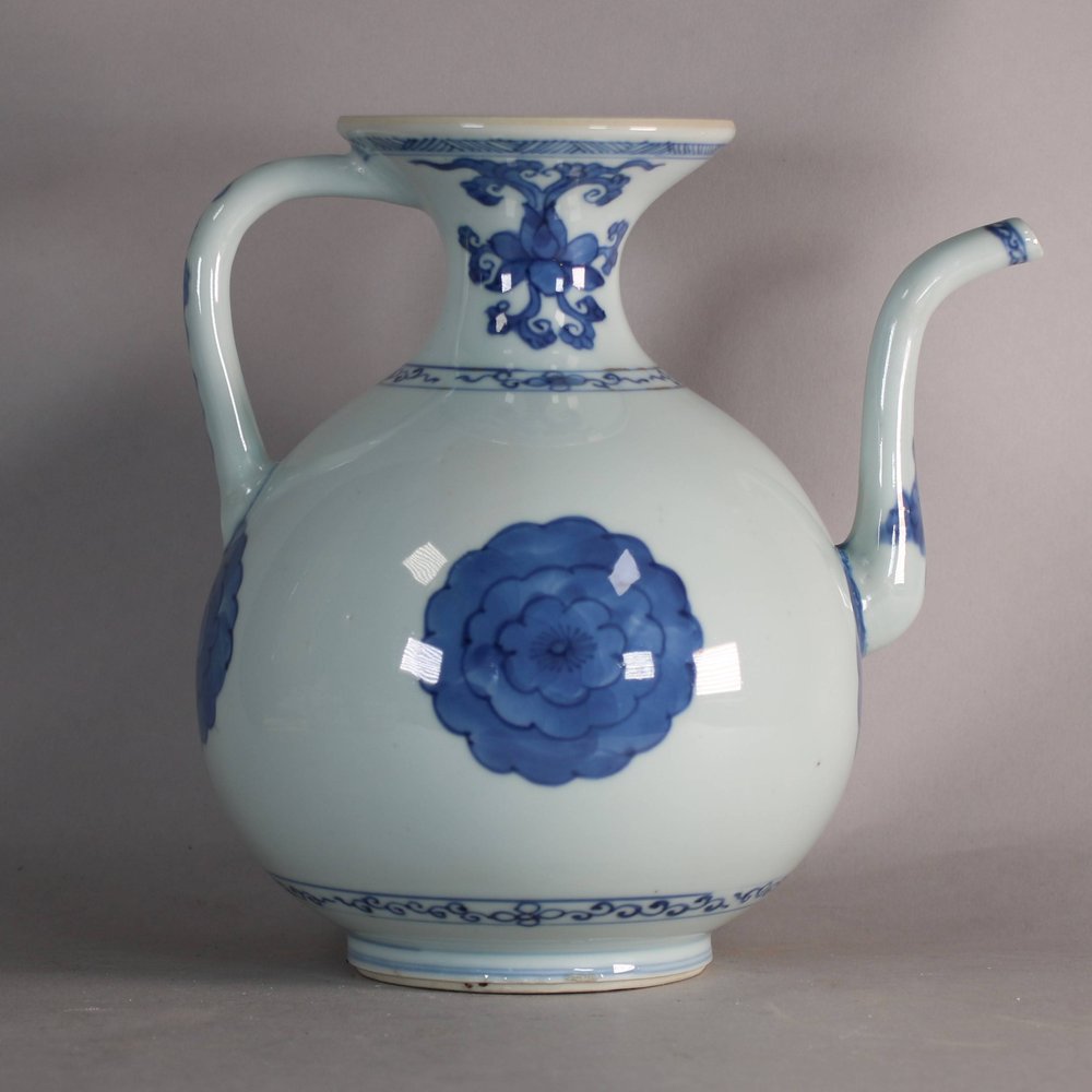 W641 A Chinese blue and white Islamic-form ewer, Kangxi (1662-1772)