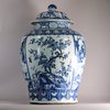 W643 Chinese massive blue and white baluster jar with cover, Kangxi (1662-1722)