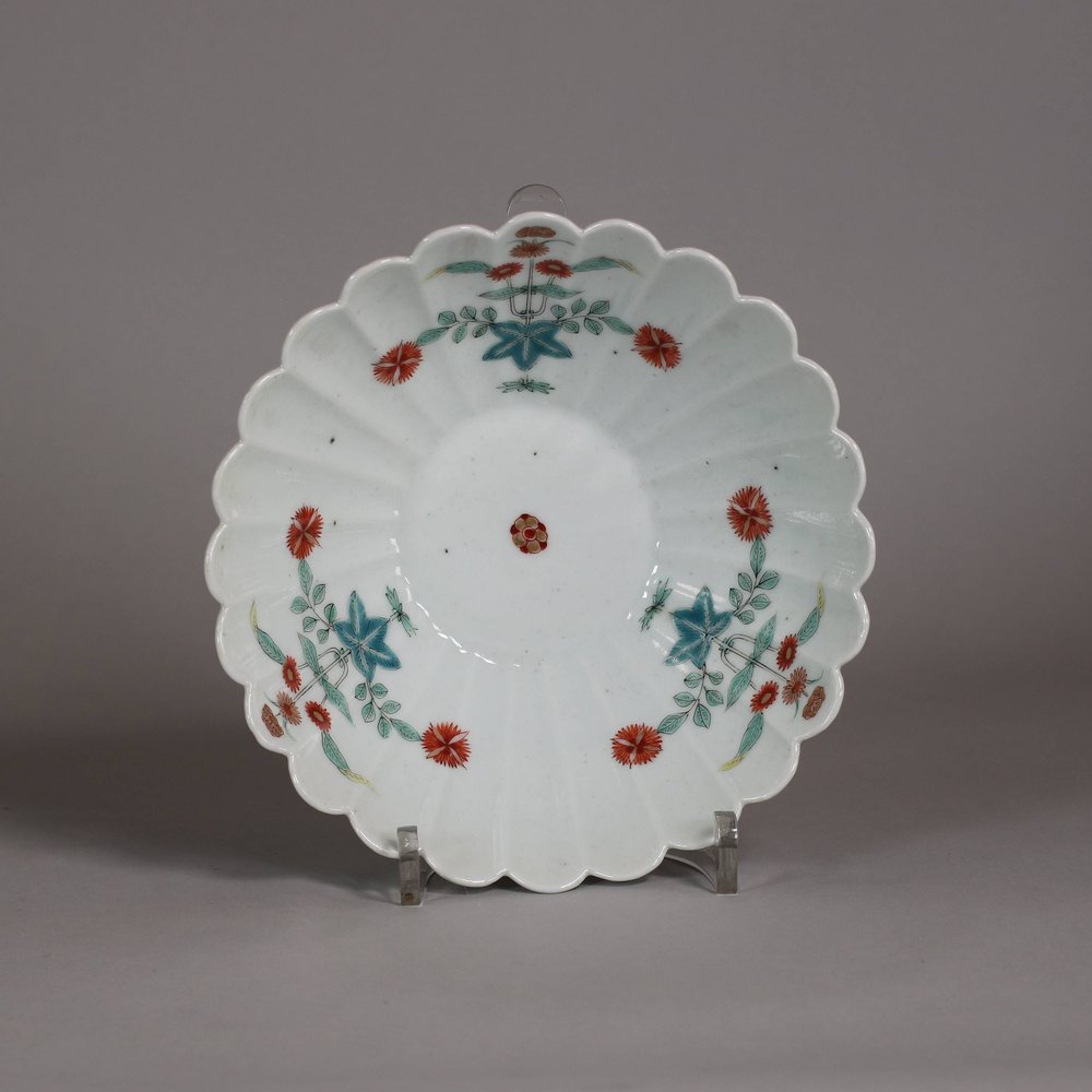 W685 Japanese kakiemon lobed saucer