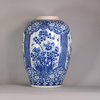 W719 Chinese large blue and white ovoid jar, Kangxi (1662-1722)