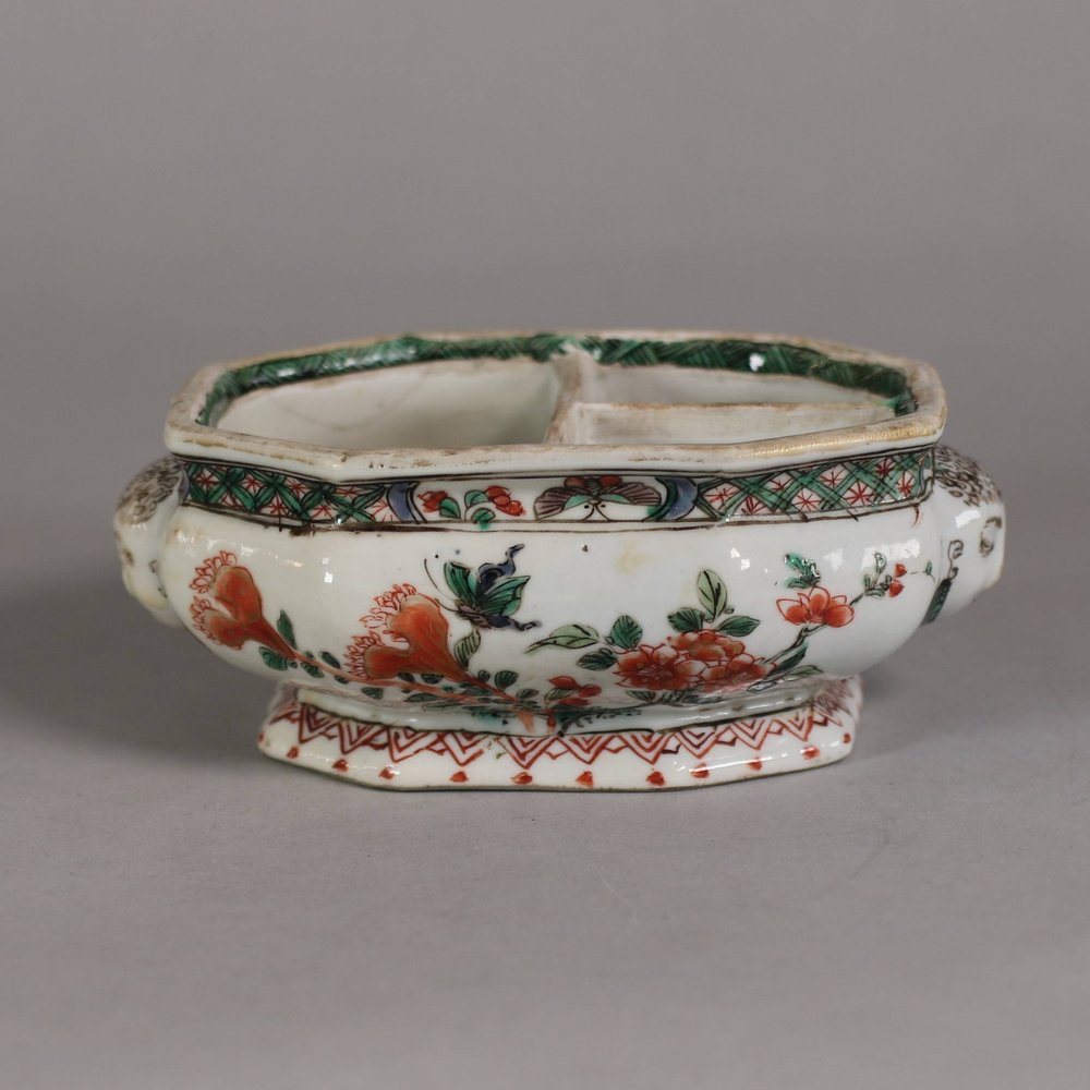 W768 Chinese famille verte spice box, Kangxi (1662-1722)