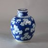 W784 Chinese blue and white ginger jar and cover, Kangxi (1662-1722)