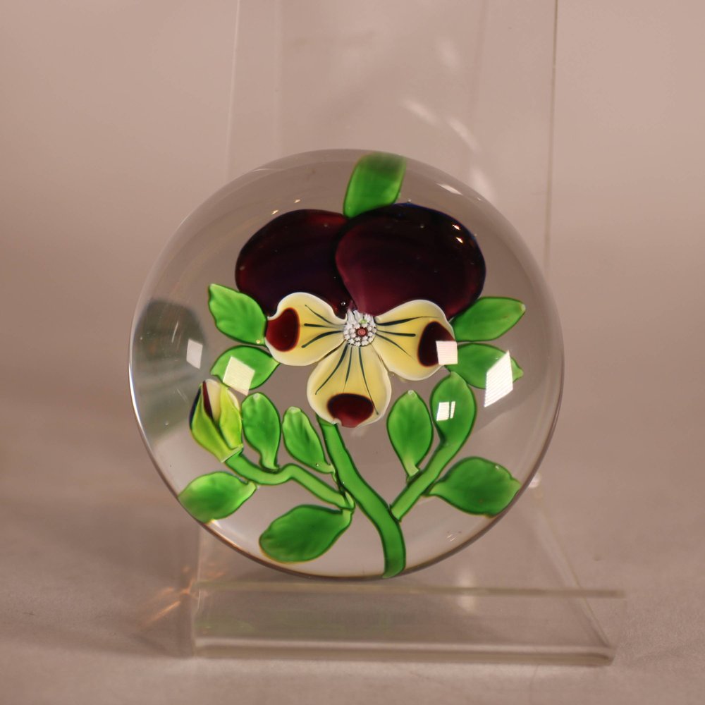 W819 Baccarat pansy paperweight, 19th century