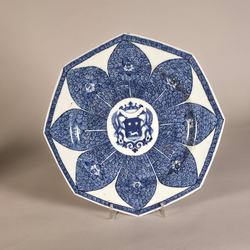 Chinese blue and white octagonal armorial plate, Qianlong (1736-96) c.1740