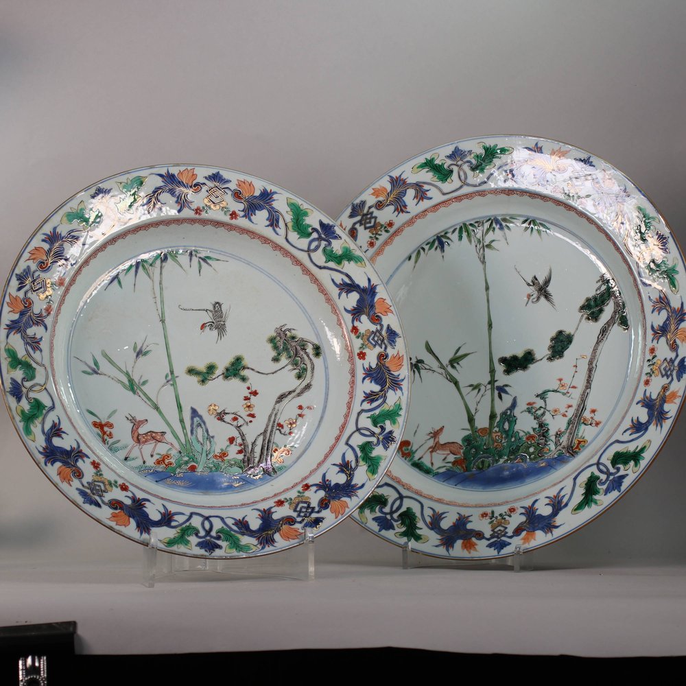 W984 Pair of rare large famille verte dish Kangxi(1662-1722) painted with various elements