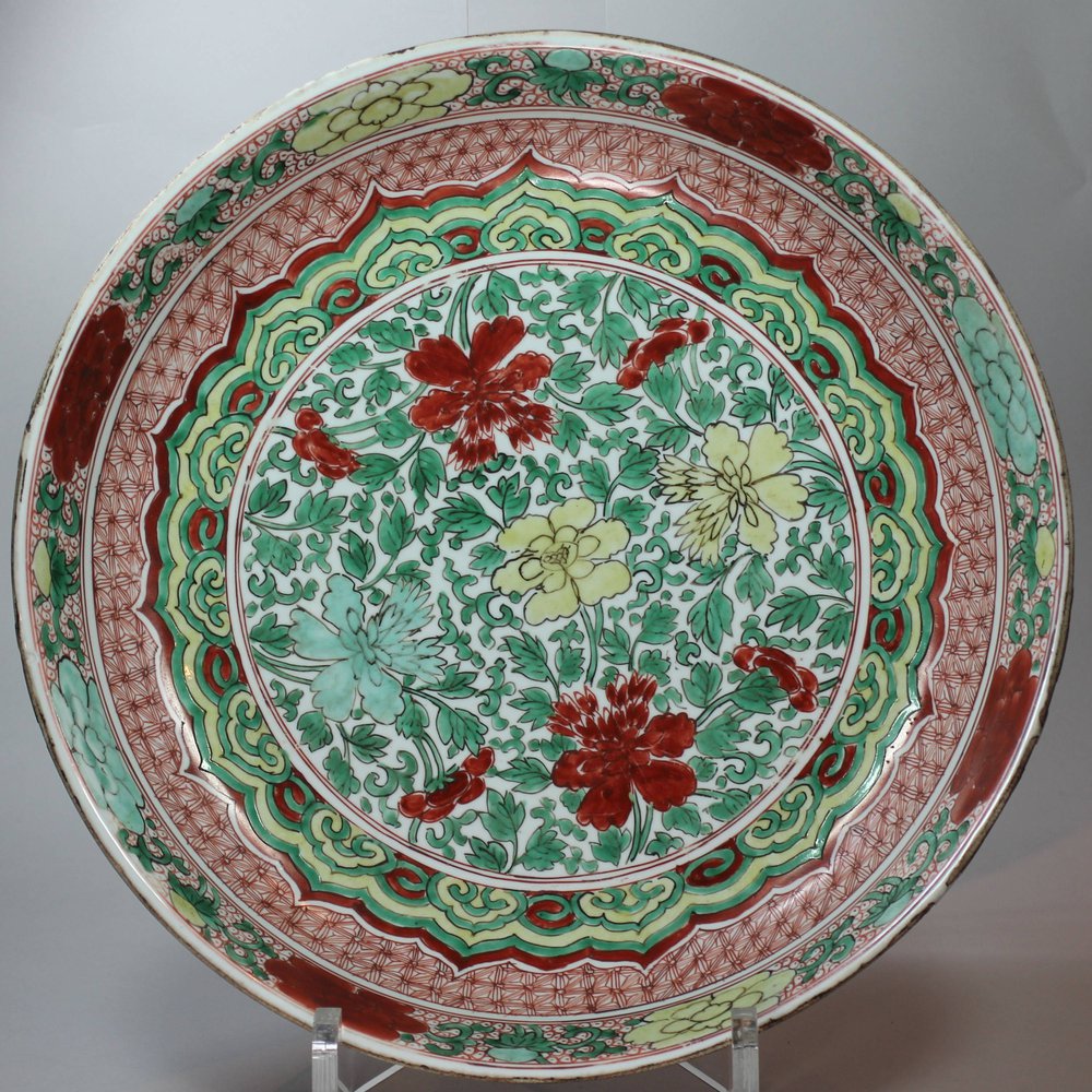 X197 Famille verte plate, early Kangxi (1662-1722)