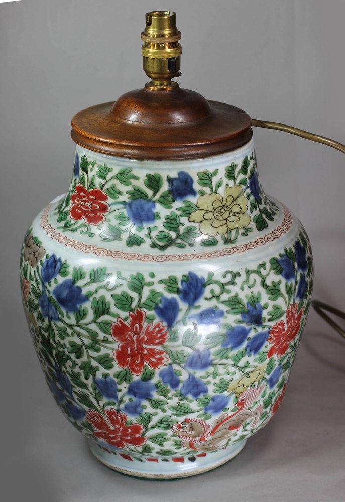 X22 Wucai vase, Shunzhi (1644-61)
