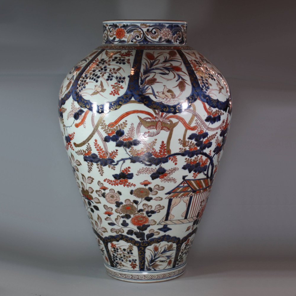 X221 Japanese imari baluster jar, Edo period, late 17th century