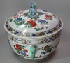 X281 Circular famille verte tureen and cover, Kangxi (1662-1722)