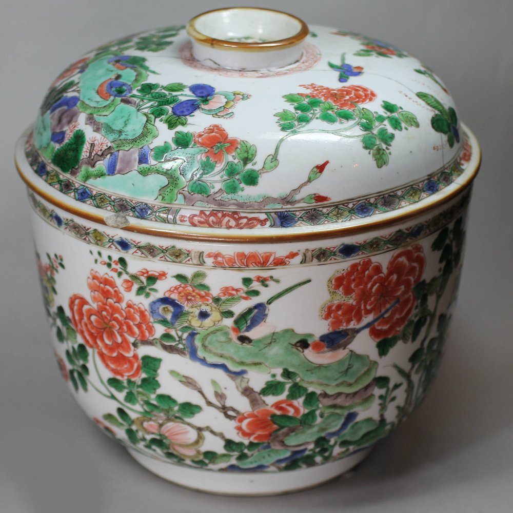X32 Famille verte bowl and cover, Kangxi (1662-1722)