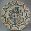 X490 Talavera or Puente tin glazed dish circa 1580-1650