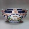 X524 Pair of Japanese imari bowls, early 18th century