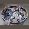 X524 Pair of Japanese imari bowls, early 18th century