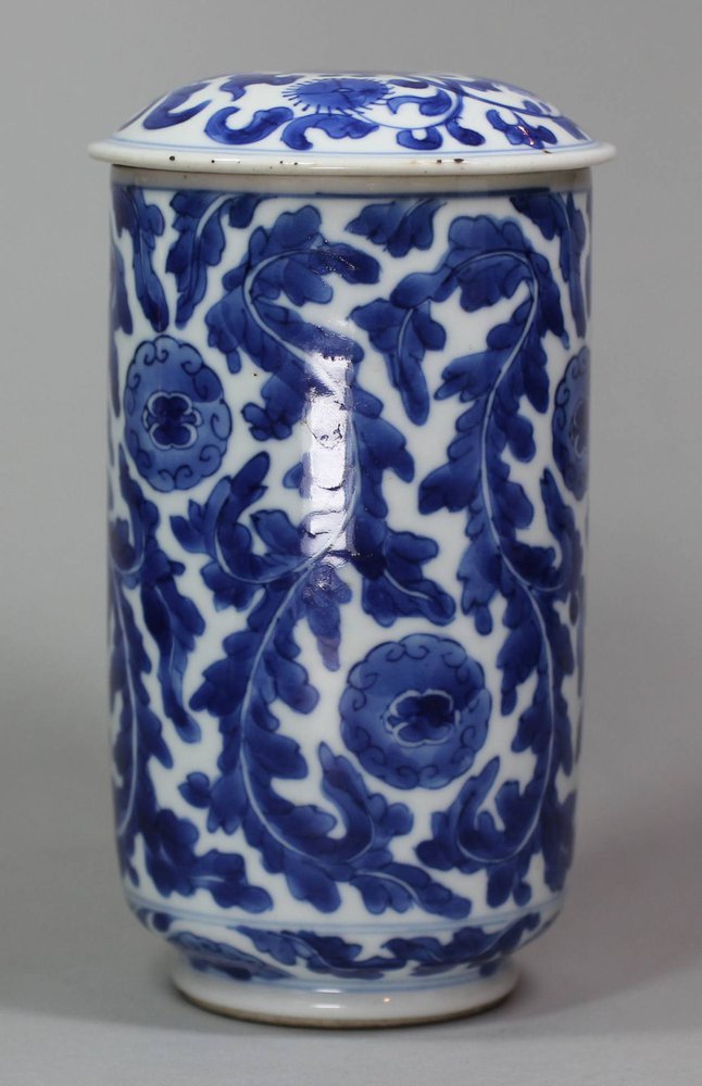 X531 Blue and white cylindrical beaker and cover