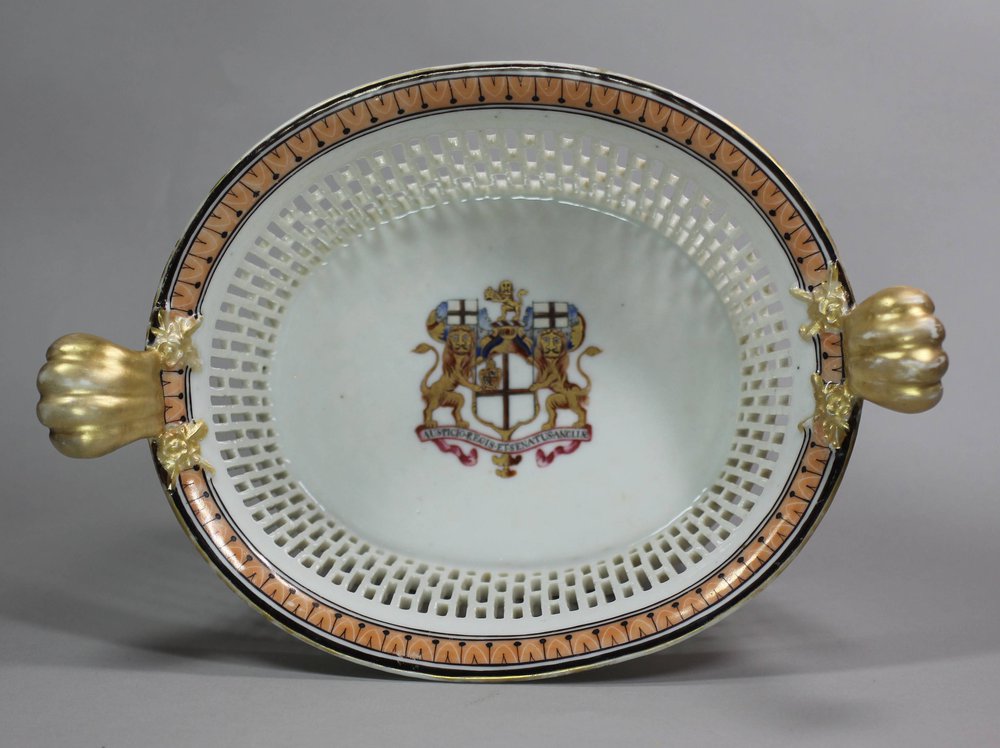 X552 Armorial oval fruit basket, circa 1800, with pierced sides