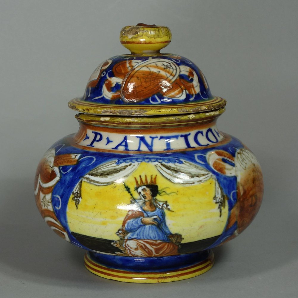 X634 Italian maiolica apothecary pill pot and cover