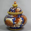 X634 Italian maiolica apothecary pill pot and cover