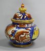 X634 Italian maiolica apothecary pill pot and cover