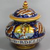 X635 Italian maiolica apothecary pill pot and cover