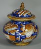 X635 Italian maiolica apothecary pill pot and cover