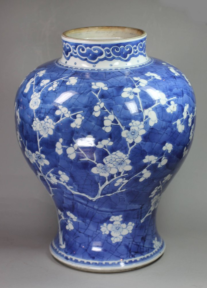 X654 Blue and white baluster vase, Kangxi (1662-1722)