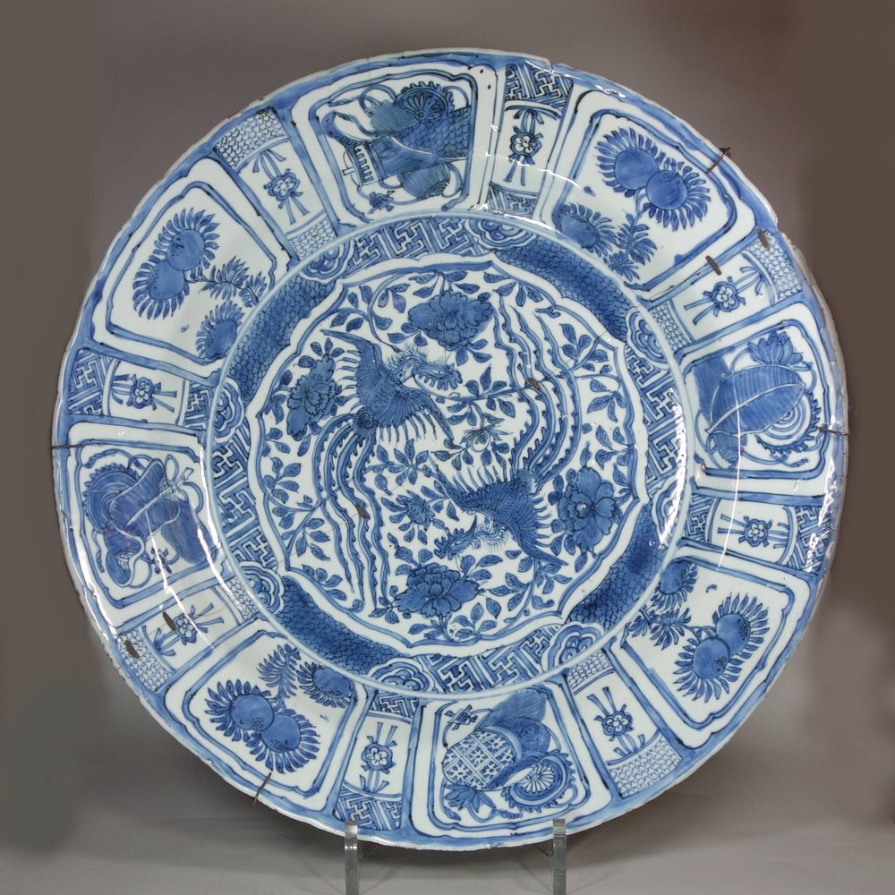 X724 Kraak blue and white charger, Wanli (1573-1619)