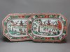 X737 Pair of famille verte piecrust platters, Kangxi (1662-1722)