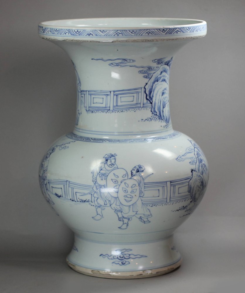 X892 Rare Chinese late Kangxi or Yongzheng vase