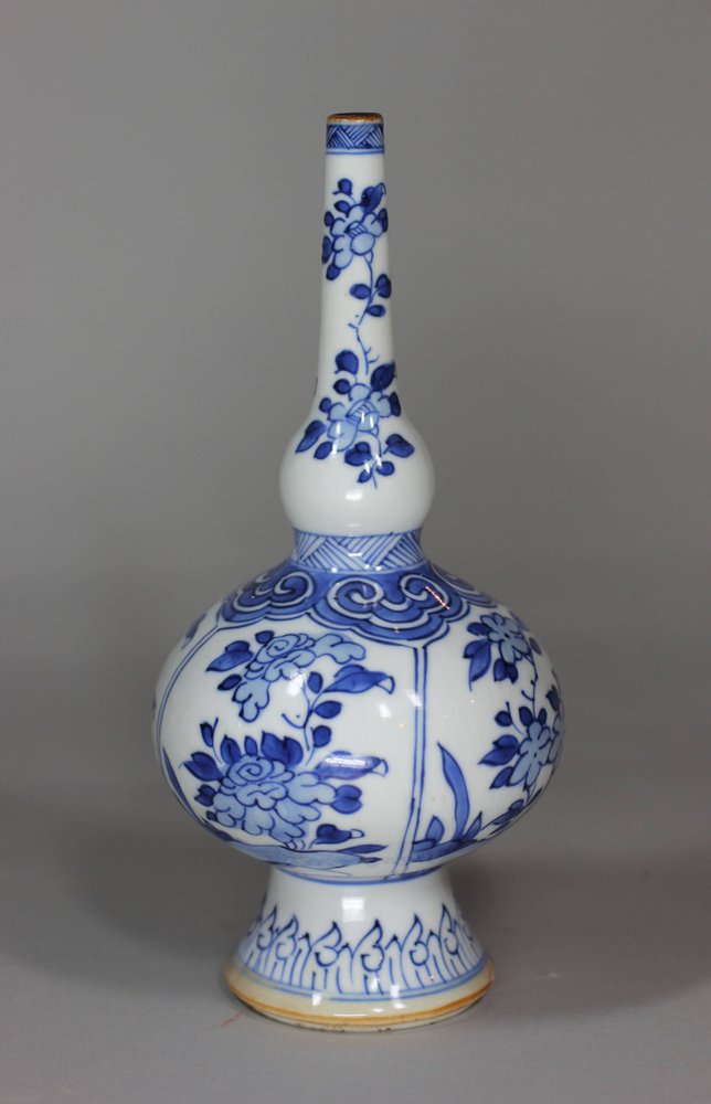 X921 Blue and white rosewater sprinkler vase, Kangxi (1662-1722)