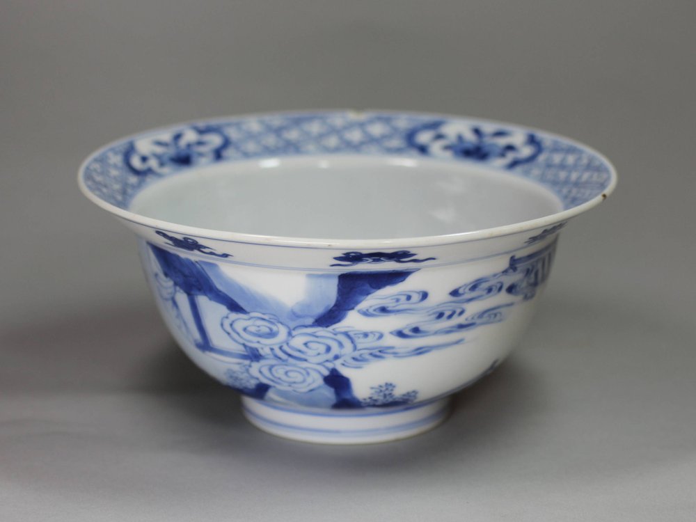 X948 Small Chinese blue and white bowl,  Kangxi (1662-1722)