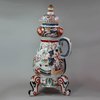 Y151 Pair of Japanese imari urns / coffee pots and covers