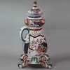 Y151 Pair of Japanese imari urns / coffee pots and covers