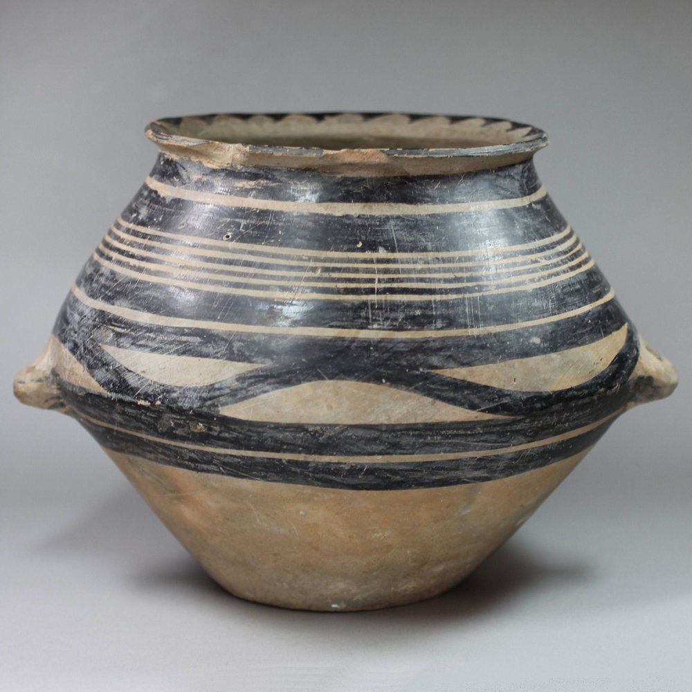 Y166 Earthenware funerary urn, Neolithic period