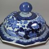 Y231 Large Japanese blue and white Arita octagonal vase and cover