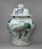 Y242 Famille verte vase and cover, Kangxi (1662-1722)