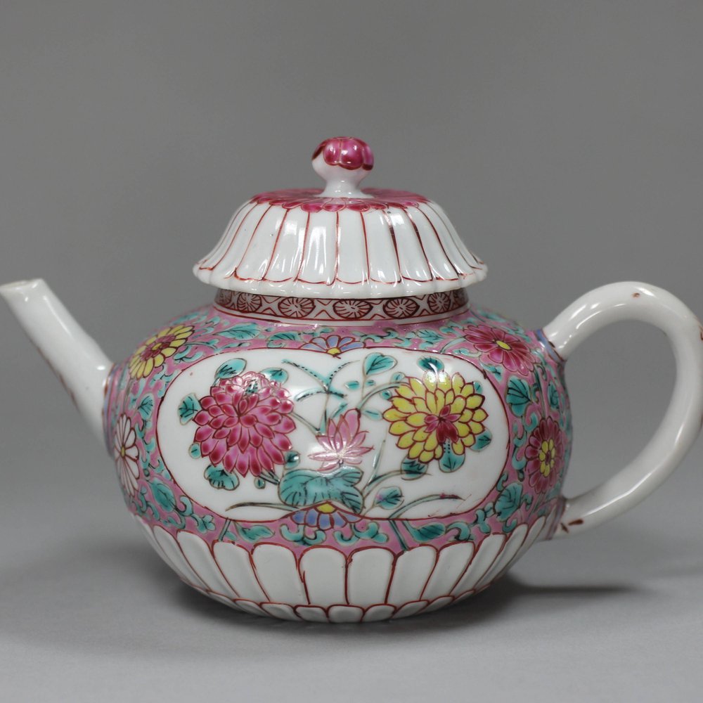 Y273 Chrysanthemum famille-rose teapot, Yongzheng (1723-1735)