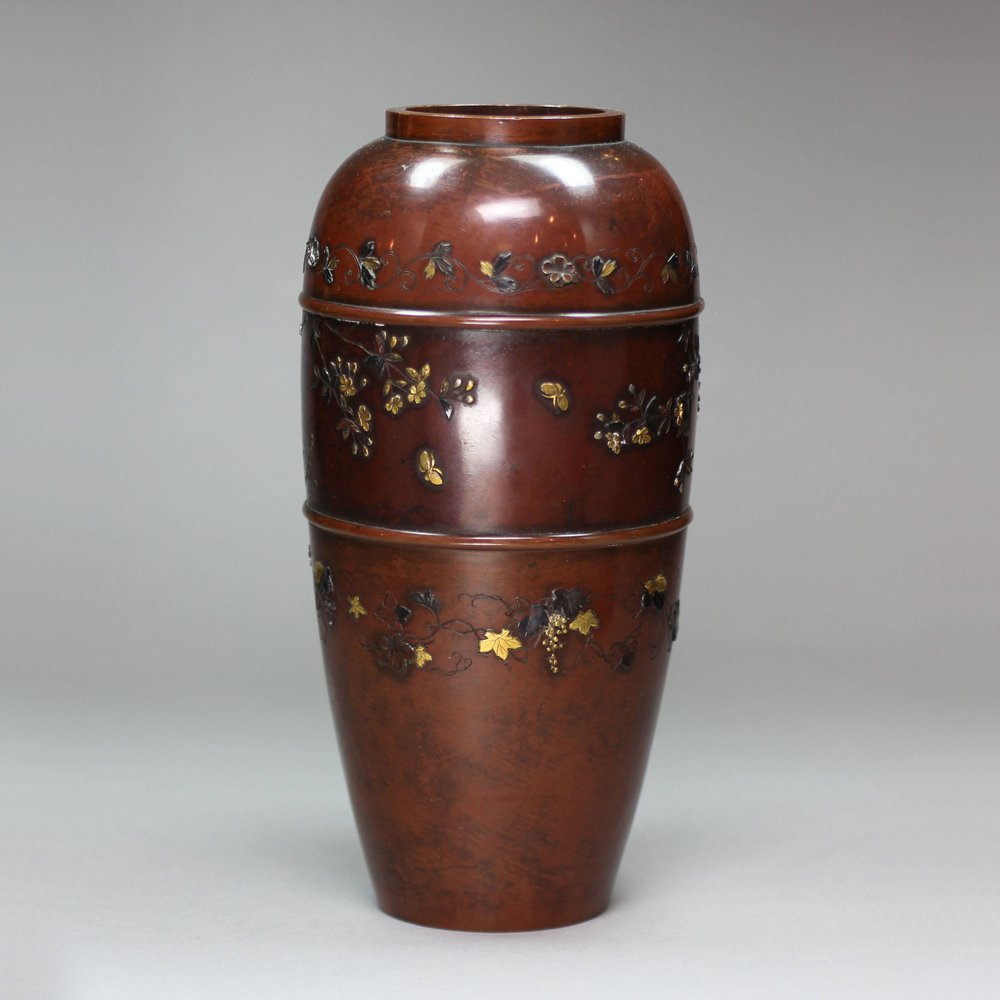 Y371 Japanese bronze vase, Meiji (1868-1912)