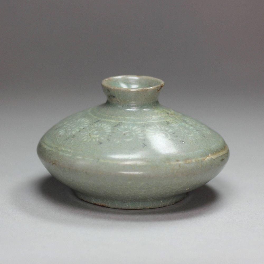 Y382 Korean celadon stoneware oil bottle