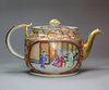 Y432 Famille rose 'Rockefeller' pattern teapot