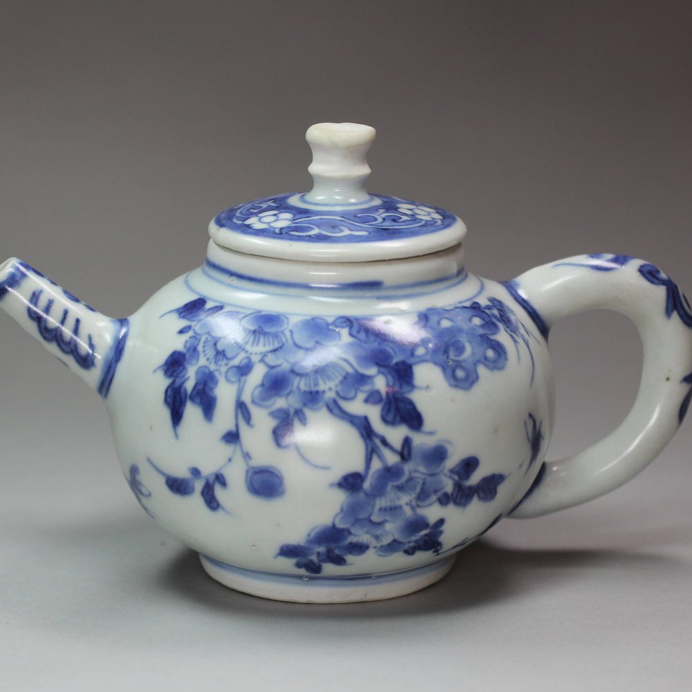 Y444 Blue and white teapot and cover, circa 1640