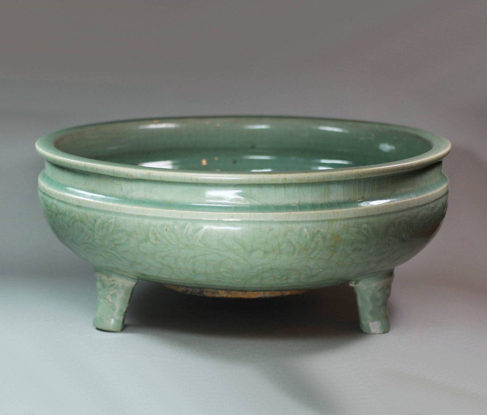 Y510 Large Chinese Longquan celadon censer, 15th century