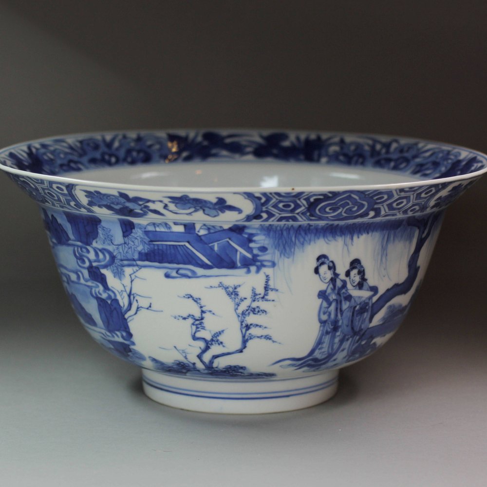 Y544 Blue and white klapmuts bowl