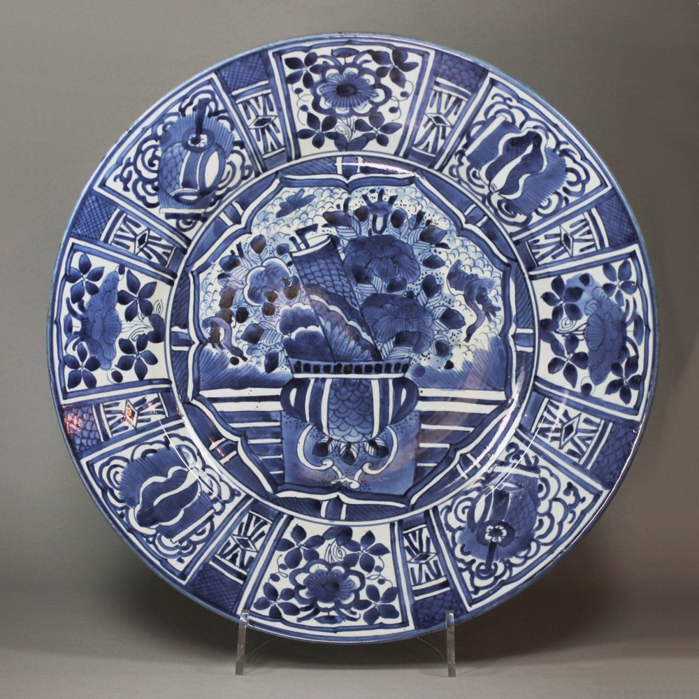 Y578 Japanese blue and white 'kraak style' dish, c. 1680